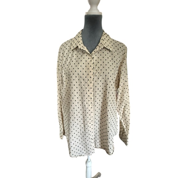 Old Navy Cream Polka Dot Button-Down Shirt - Picture 7 of 9